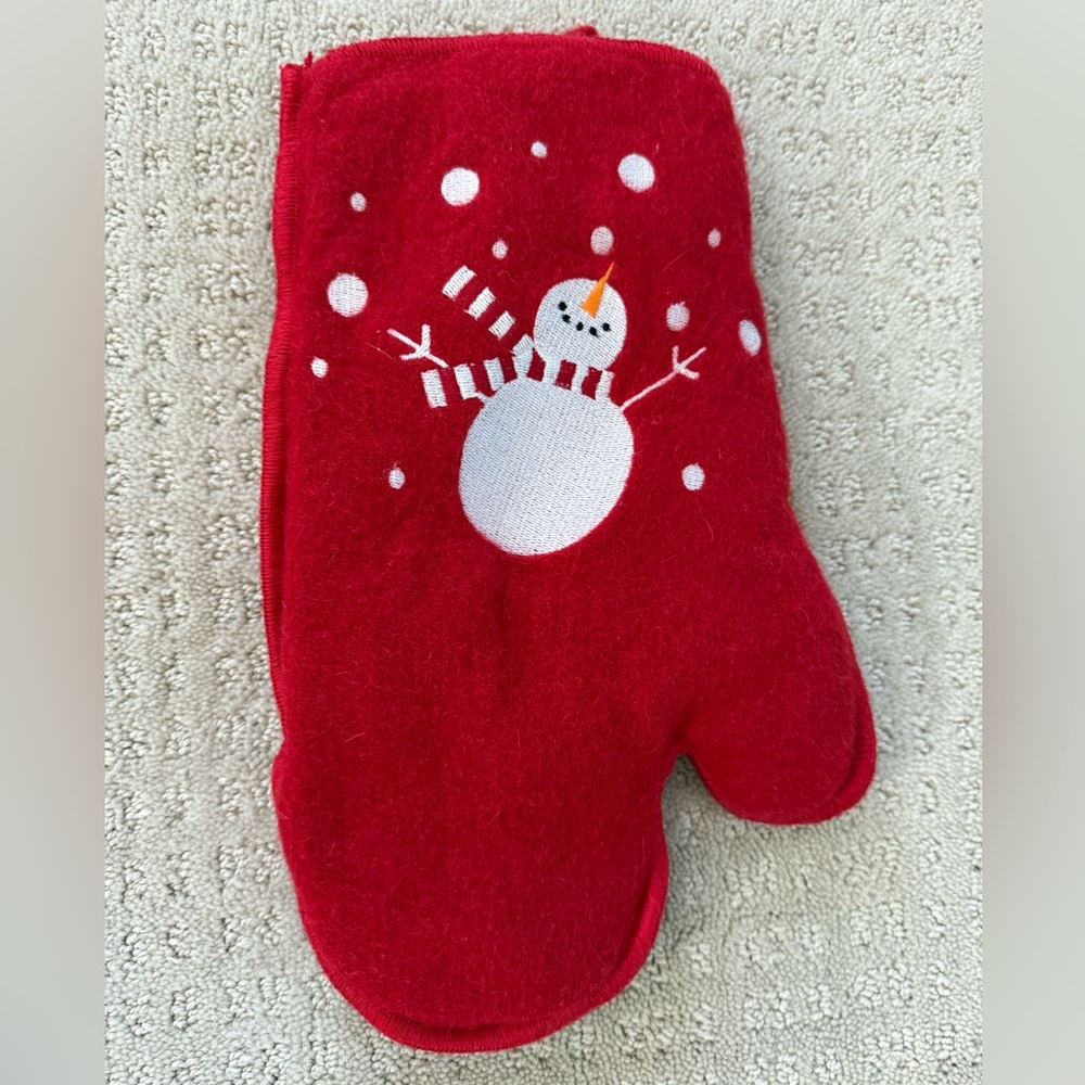 Crate & Barrel red snowman oven mit